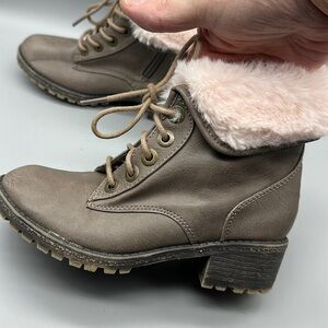 Justice taupe with faux fur girls youth hiking boots size 1
